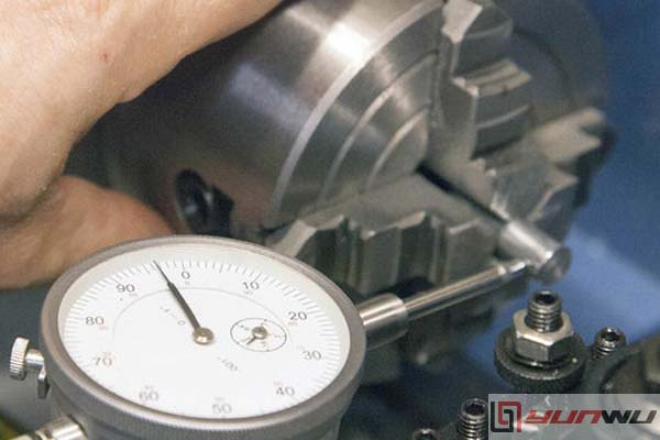how to center a 4 jaw lathe chuck