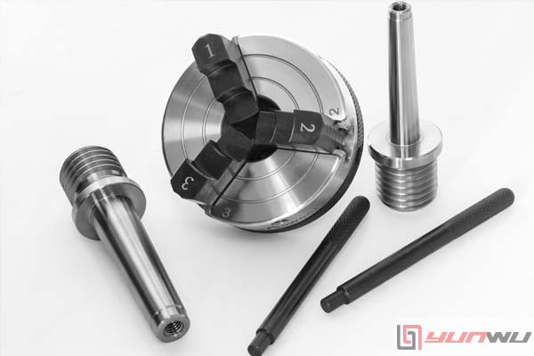 what are two advantages of using a self centering chuck