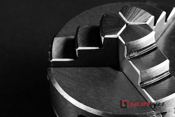 what is the typical total indicator runout of a 3 jaw chuck